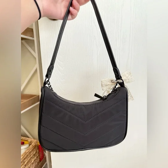 Steve Madden Black Shoulder Bag - Picture 2 of 3